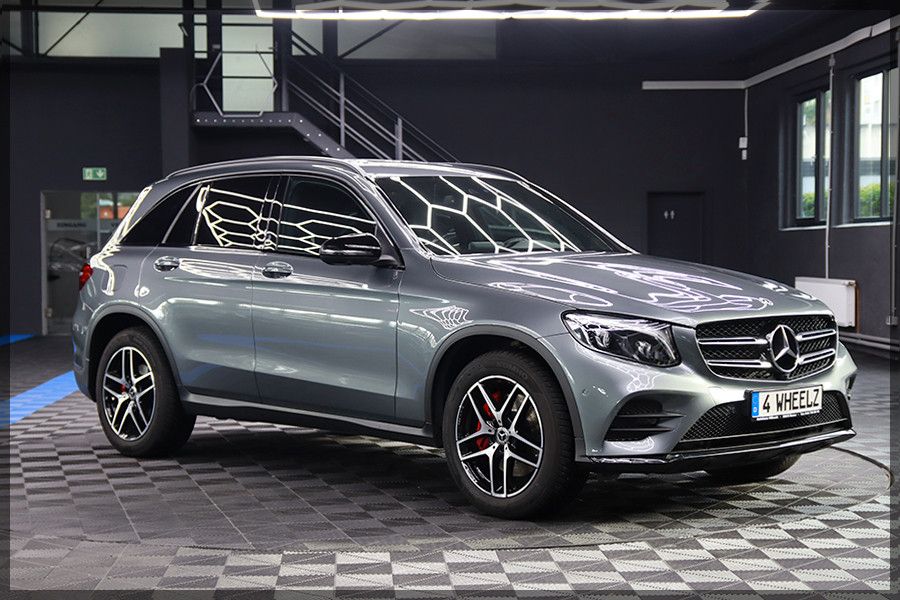 Image of Mercedes-Benz GLC 300