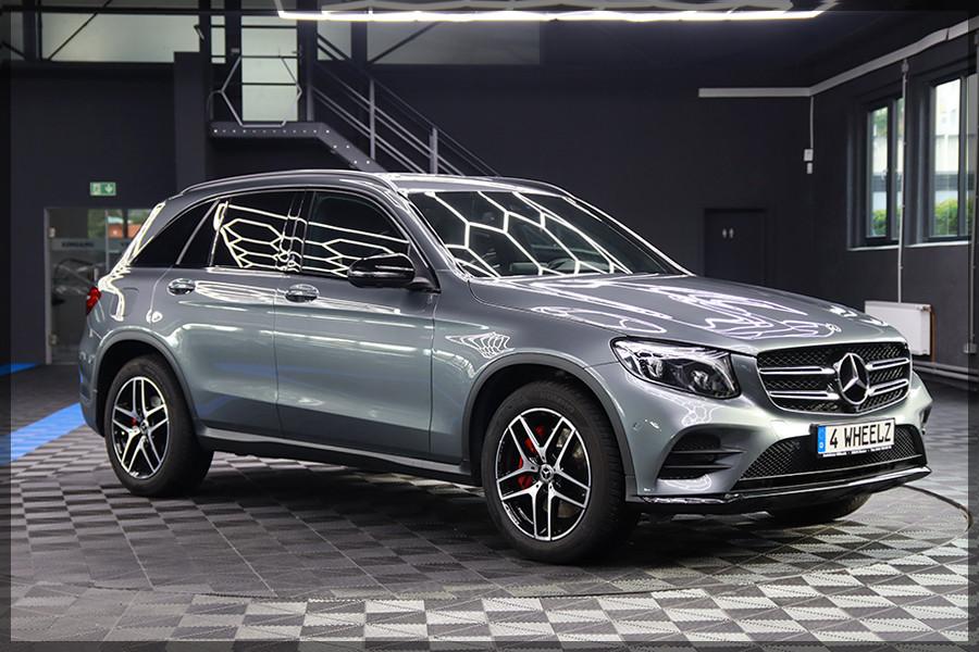 Mercedes-Benz GLC 300 4Matic AMG PDC / STANDHZG / 360 GRAD