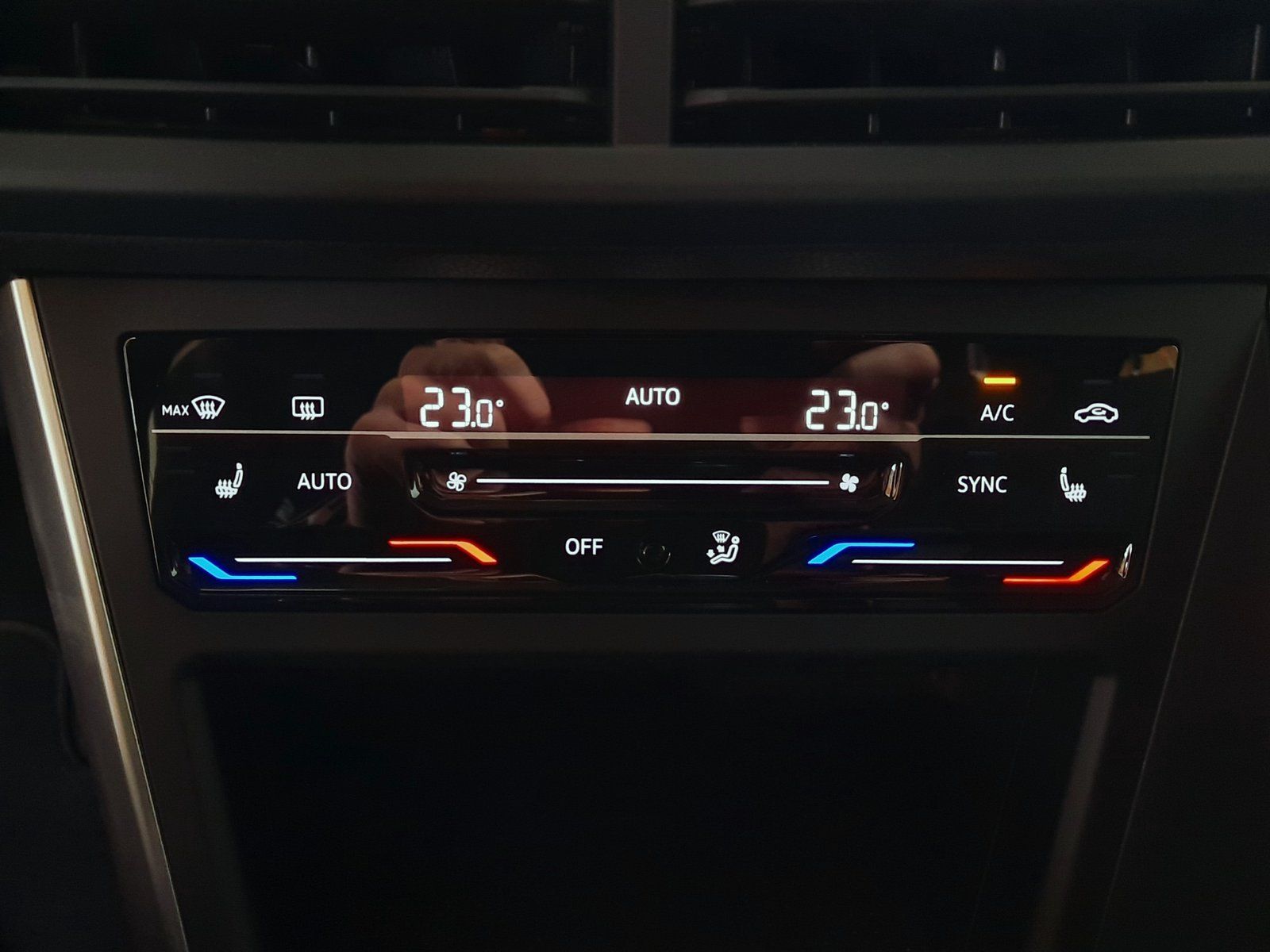 Fahrzeugabbildung Volkswagen Polo Life *Navi*Cam*LED*Sitzhzg.*Einparkh.*AppC*