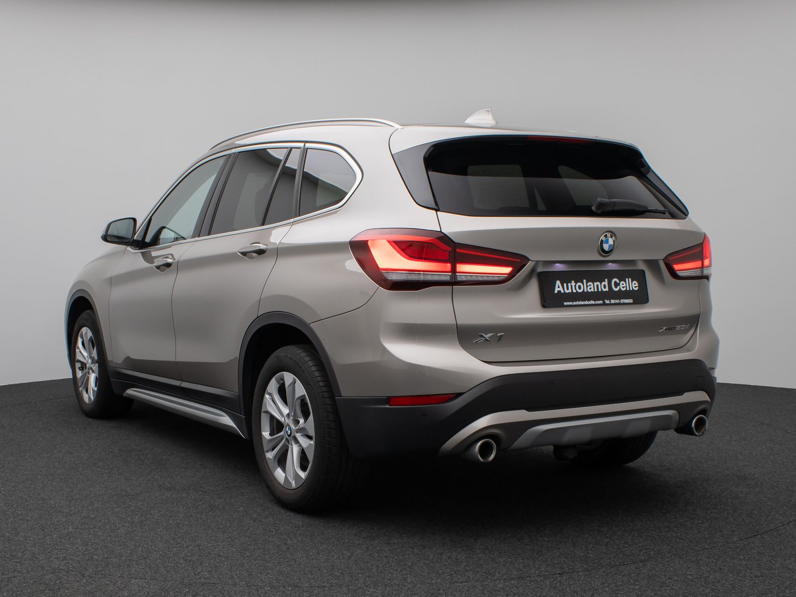 Fahrzeugabbildung BMW X1 xD25d xLine H/K DAB Parkassis AHK Alarm Sport