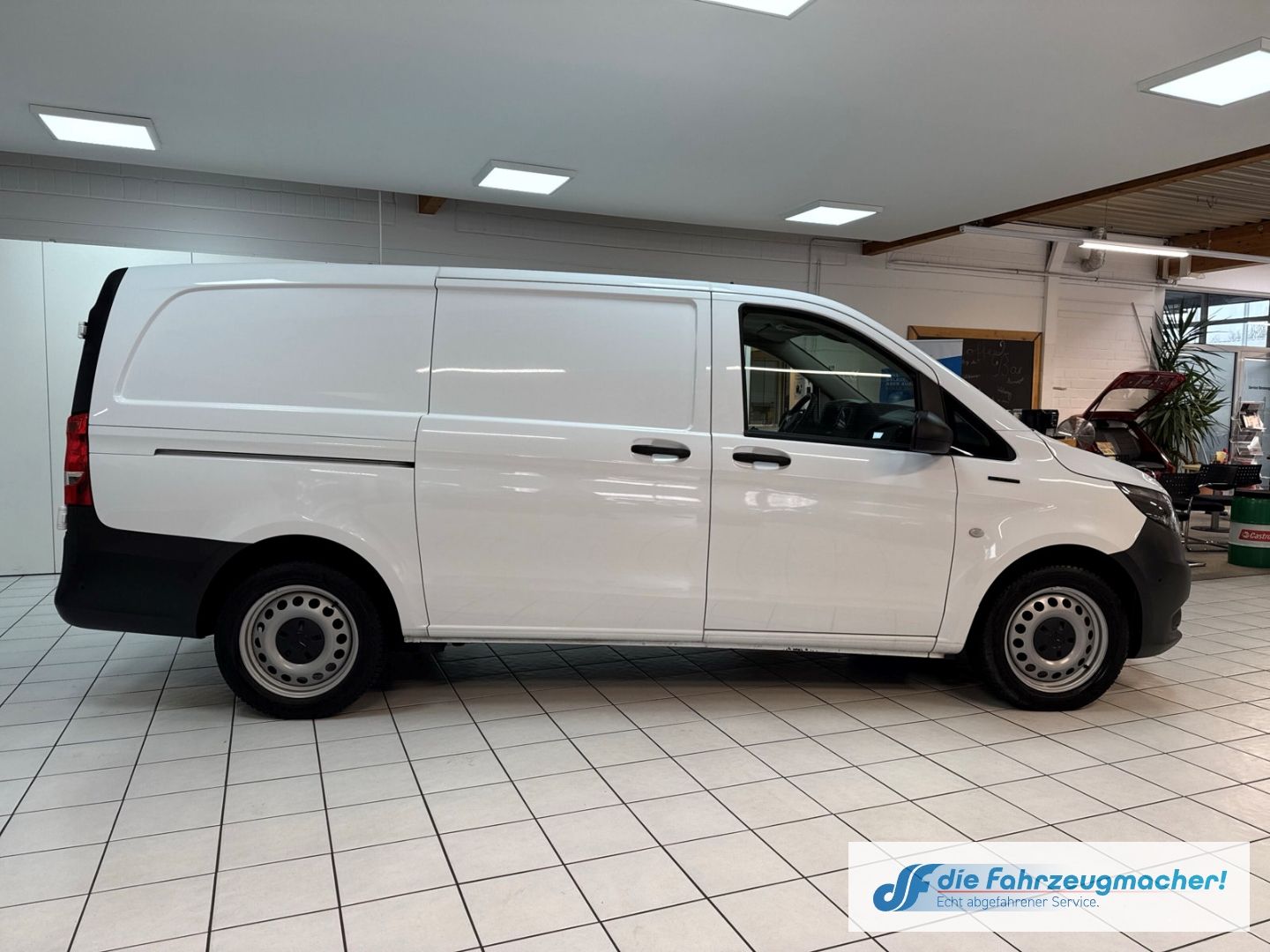 Fahrzeugabbildung Mercedes-Benz Vito Kasten e111 lang DAB SHZ Rückfahrkam. Notbr