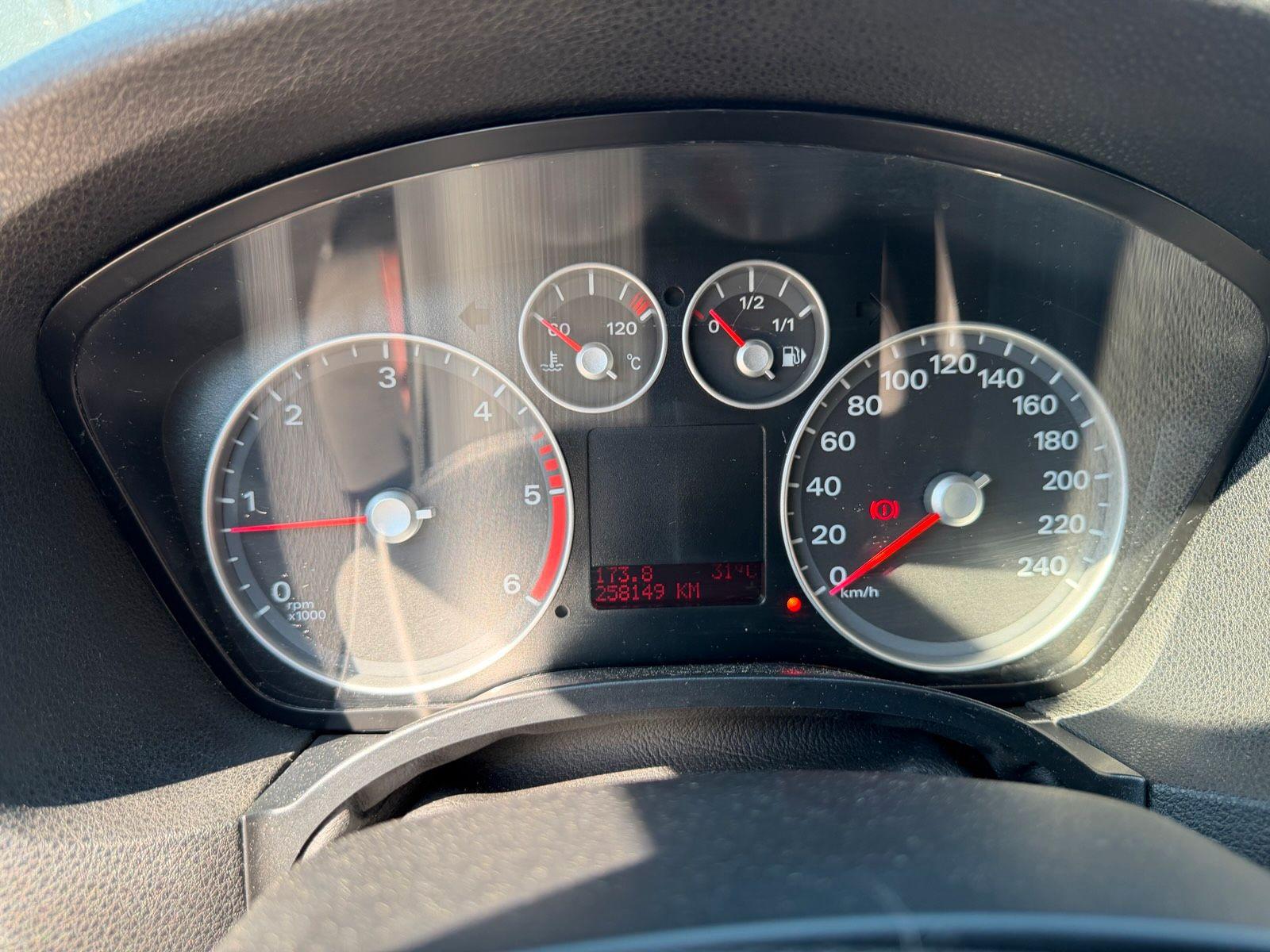 Ford Focus 2007 — photo 15