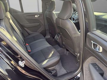 Volvo XC40 B3 Ultra Black Edition