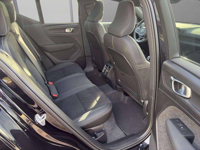 Volvo XC40 B3 Ultra Black Edition