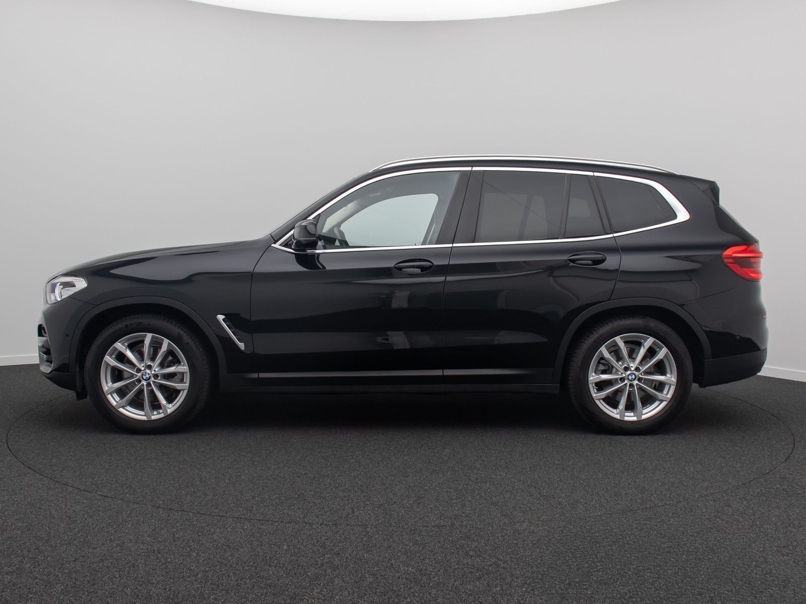 Fahrzeugabbildung BMW X3 xD20d Kamera HUD Komfort HiFi Alarm Leder 19"