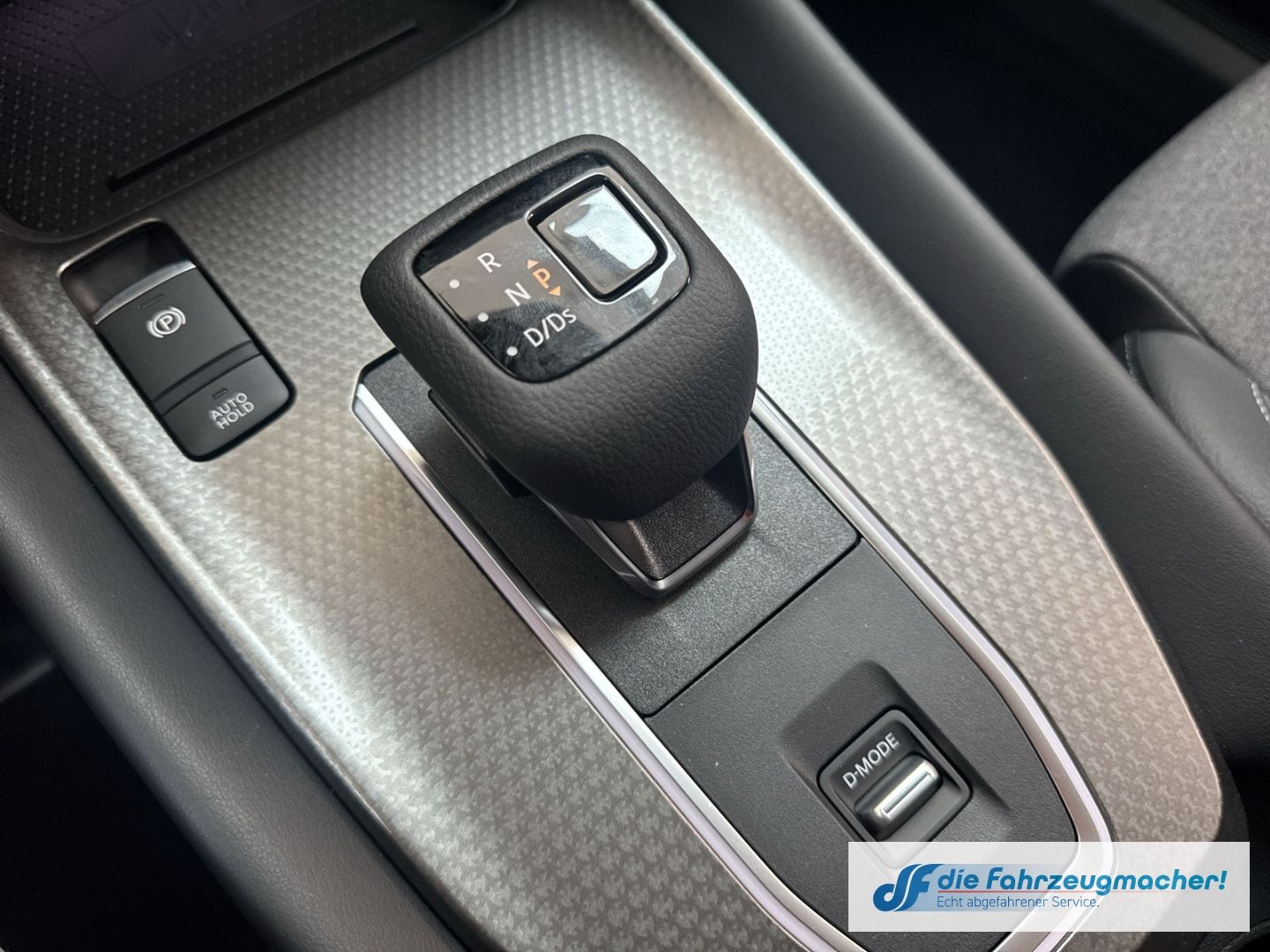 Fahrzeugabbildung Nissan Qashqai N-Connecta Navi 360 Kamera LED Apple Car