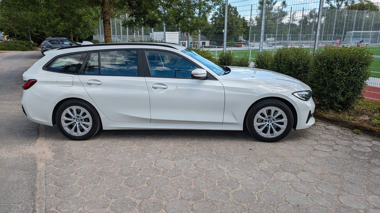 BMW 330d Touring Advantage, Scheckheft, AHK, TÜV neu