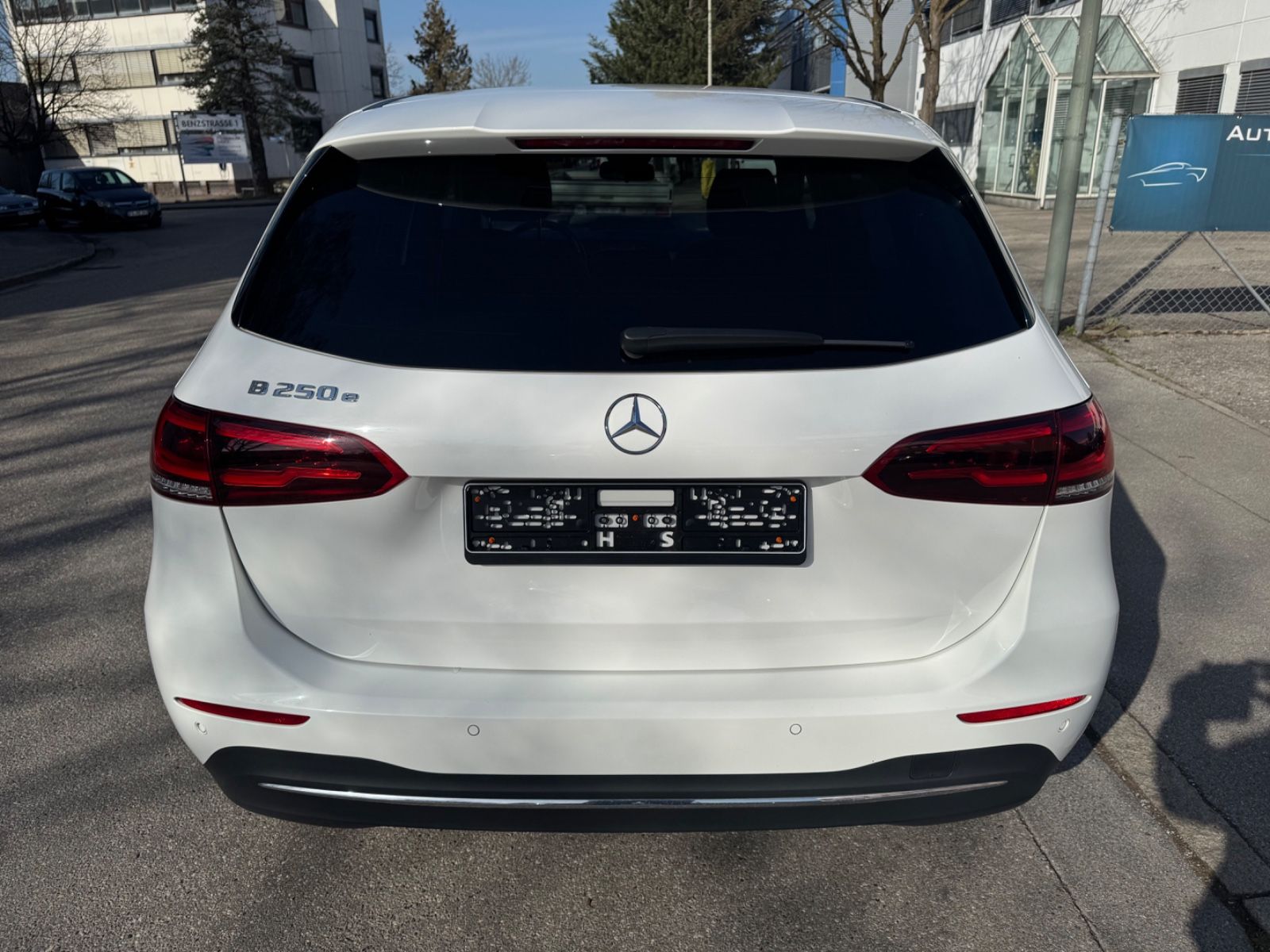 Mercedes-Benz B 250e LED/Navi/Kam/Leder/Spur&Park-Ass./SZH/18" foto 11