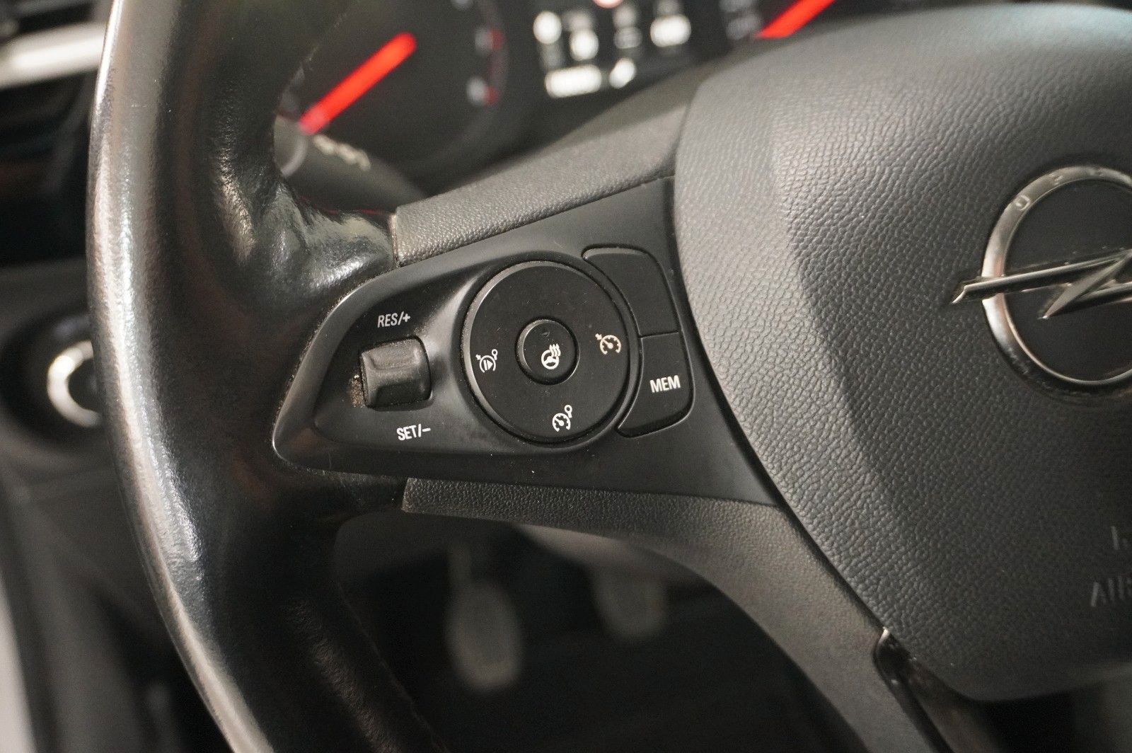 Fahrzeugabbildung Opel Corsa F 1.2 EDITION KLIMA/SHZ/PDC/SPORT/TEMP.