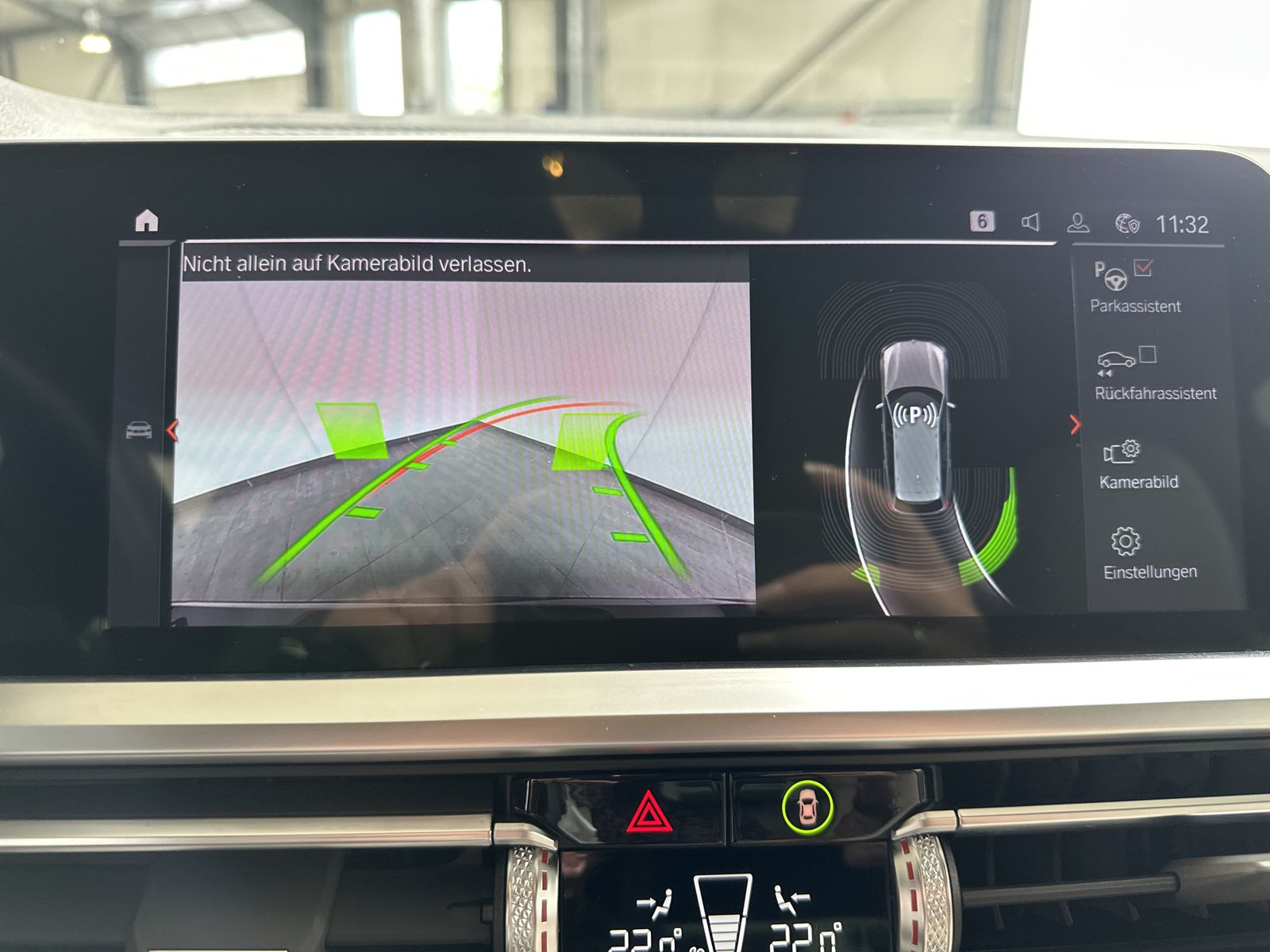 Fahrzeugabbildung BMW 330d Touring M-Sport NAV+LASER+ACC+HUD+PANO+19ZO