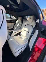 Ferrari Purosangue - rote Ferrari Purosangue