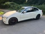 BMW 328i xDrive M Paket / Automatik / CarPlay/ LED - BMW 328: 328i Xdrive
