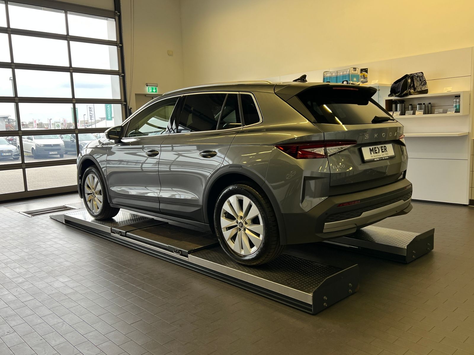 Fahrzeugabbildung SKODA Elroq 85 *AHK,Wärmepumpe,KESSY*
