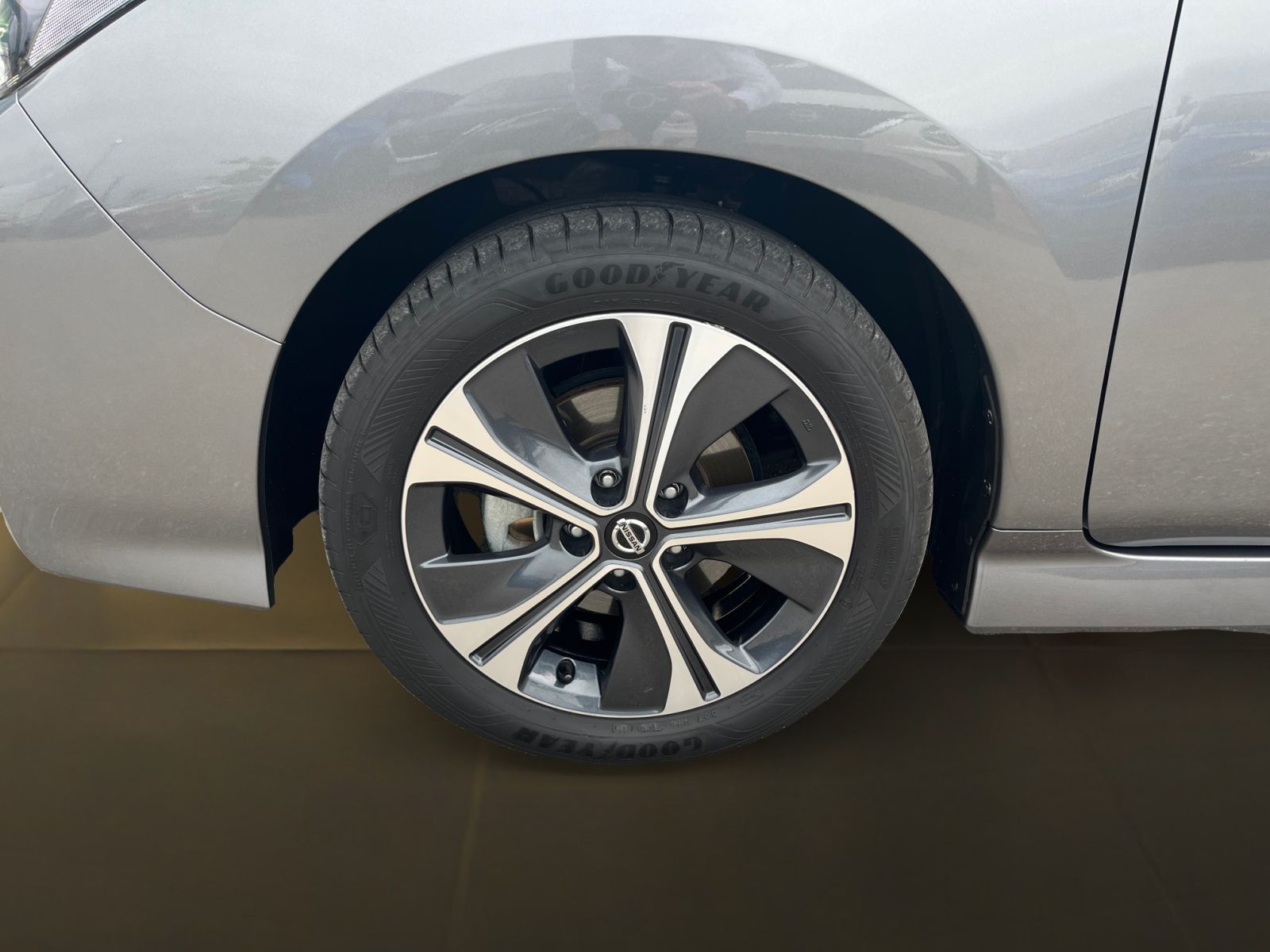 Fahrzeugabbildung Nissan Leaf 40KW/h Autom. - N-Con.; 360°Kamera;SOH95%