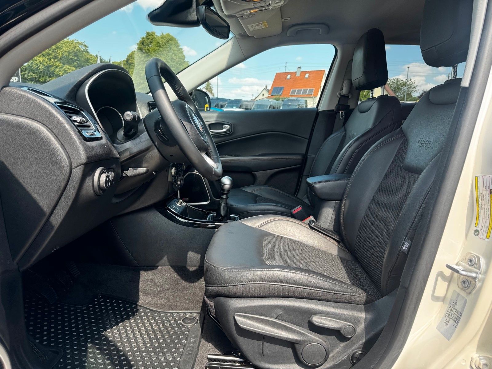 Fahrzeugabbildung Jeep Compass 1.4 Limited NAVI BEATS KAMERA ACC