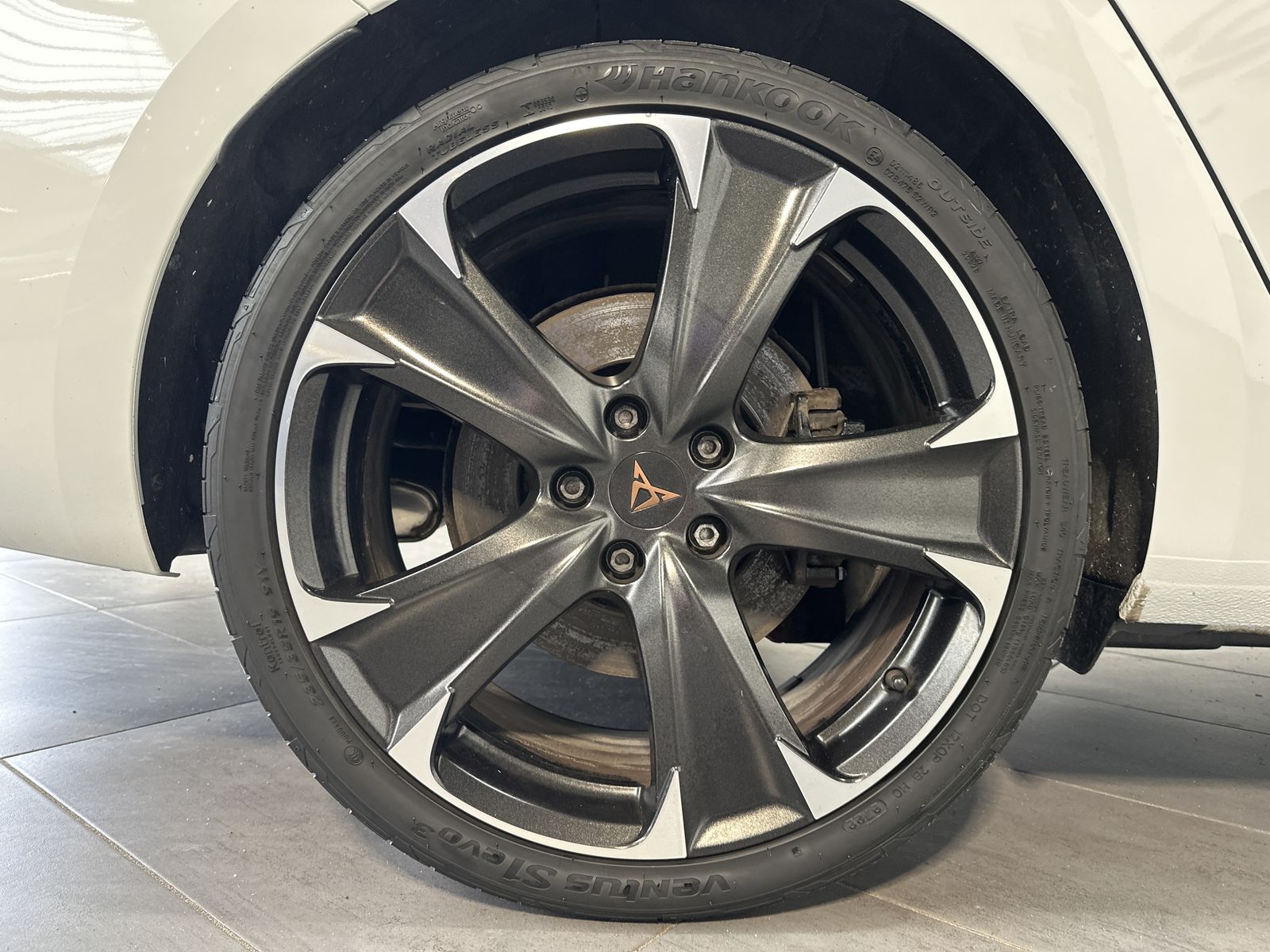 Fahrzeugabbildung CUPRA Leon SpT VZ e-Hybrid NAV+LED+AHK+KESSY+VISIONPL