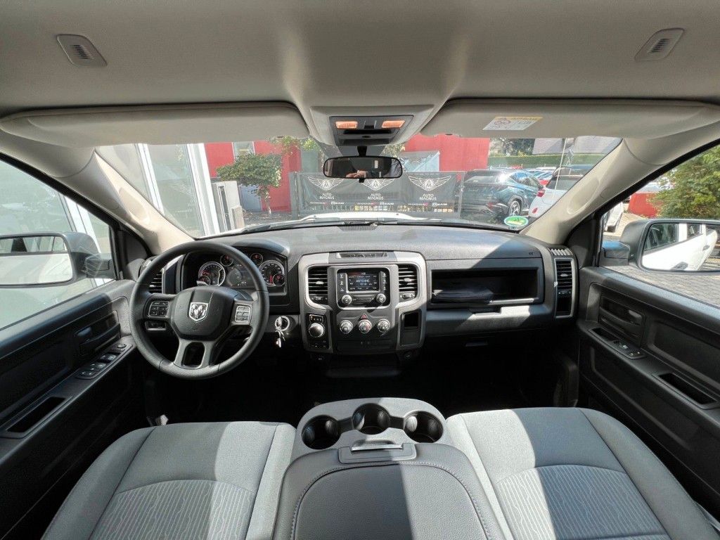 Fahrzeugabbildung Dodge RAM 1500 3.6 Extended Cab Tradesmen *4X4