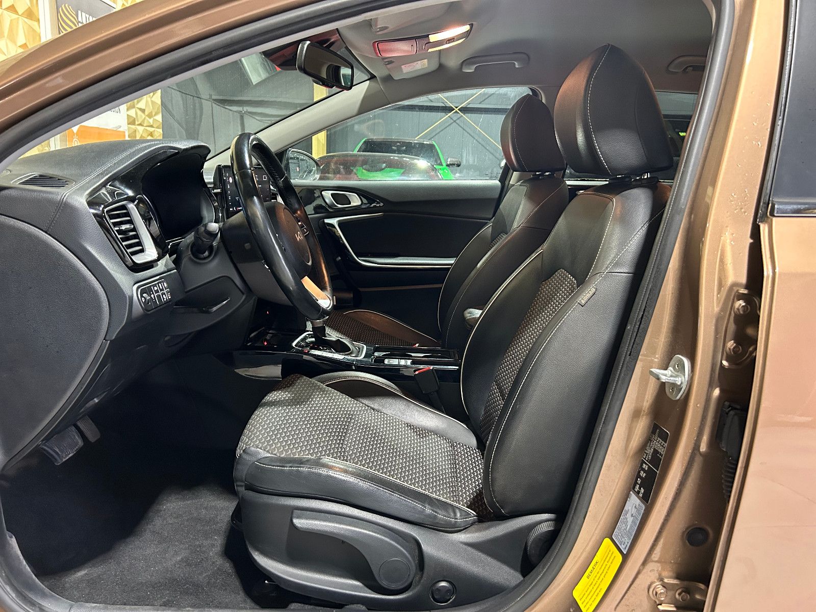 Fahrzeugabbildung Kia Ceed Sportswagon/Platinum Edition/DIGITAL-TACHO/