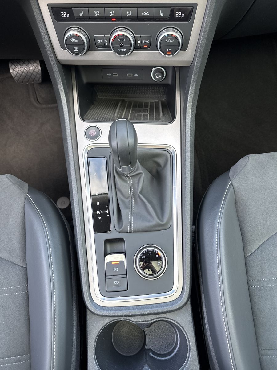 Fahrzeugabbildung SEAT Ateca 2.0 TDI DSG Xp NAV+LED+AHK+PANO+360°+ACC