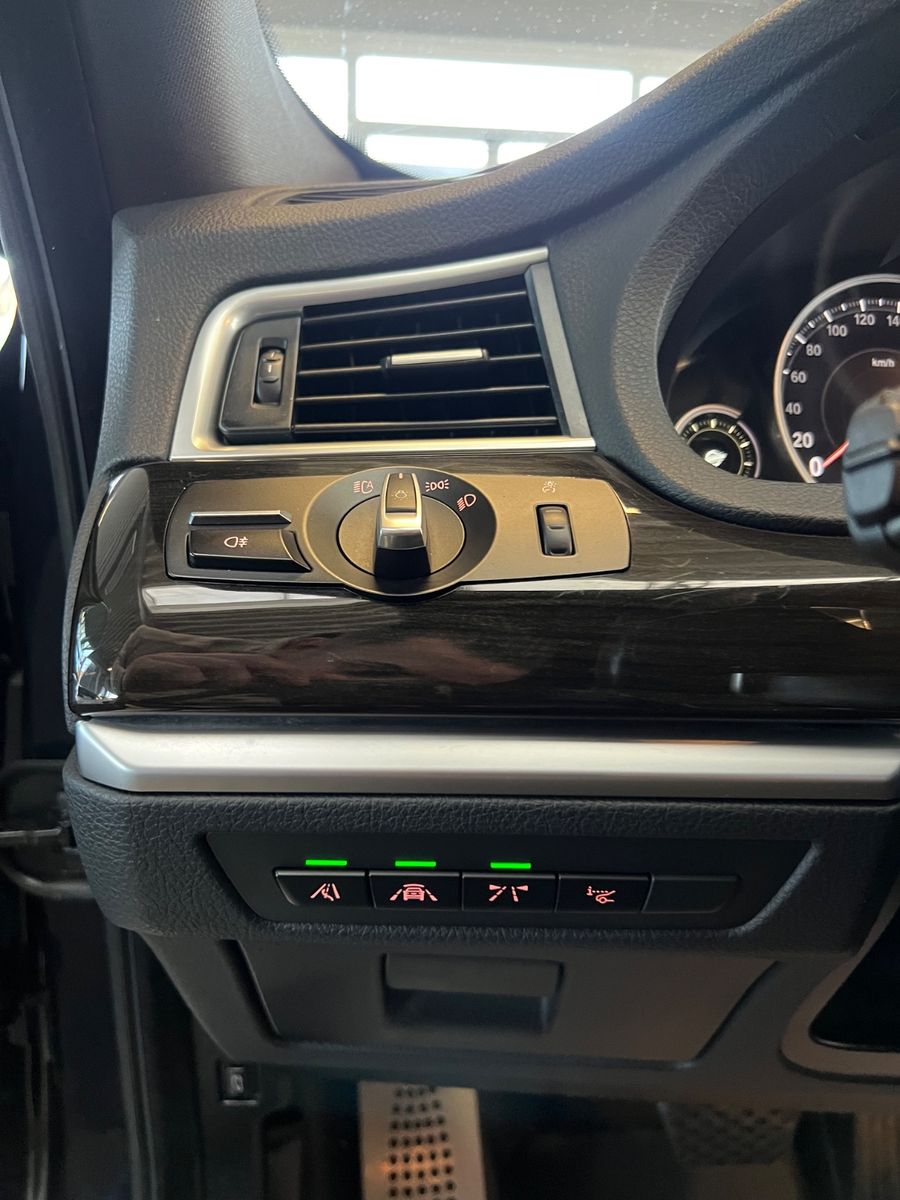 Fahrzeugabbildung BMW Gran Turismo 530 d xDrive M Sport