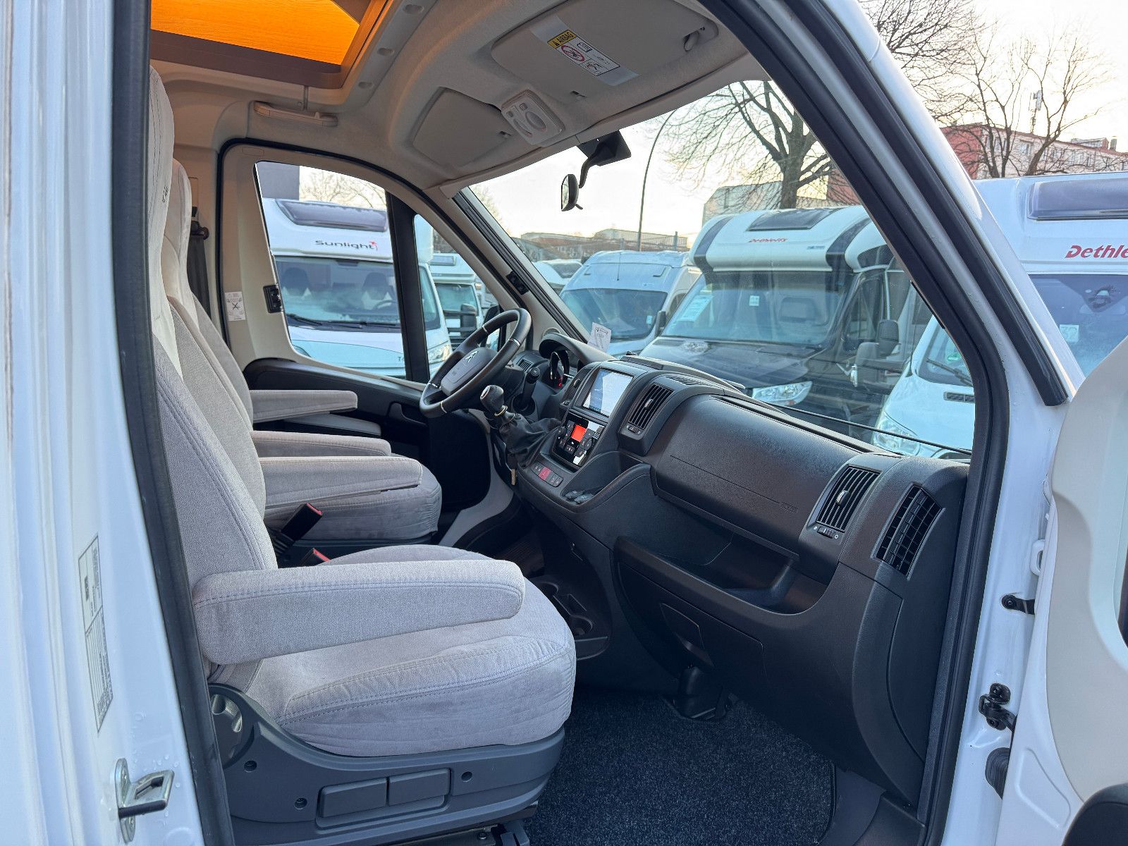 Fahrzeugabbildung LMC TOURER LIFT H 730 G DACHKLIMA SAT SKYROOF HUBBET