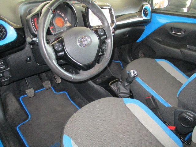 Fahrzeugabbildung Toyota AYGO x-cite 5-Türer
