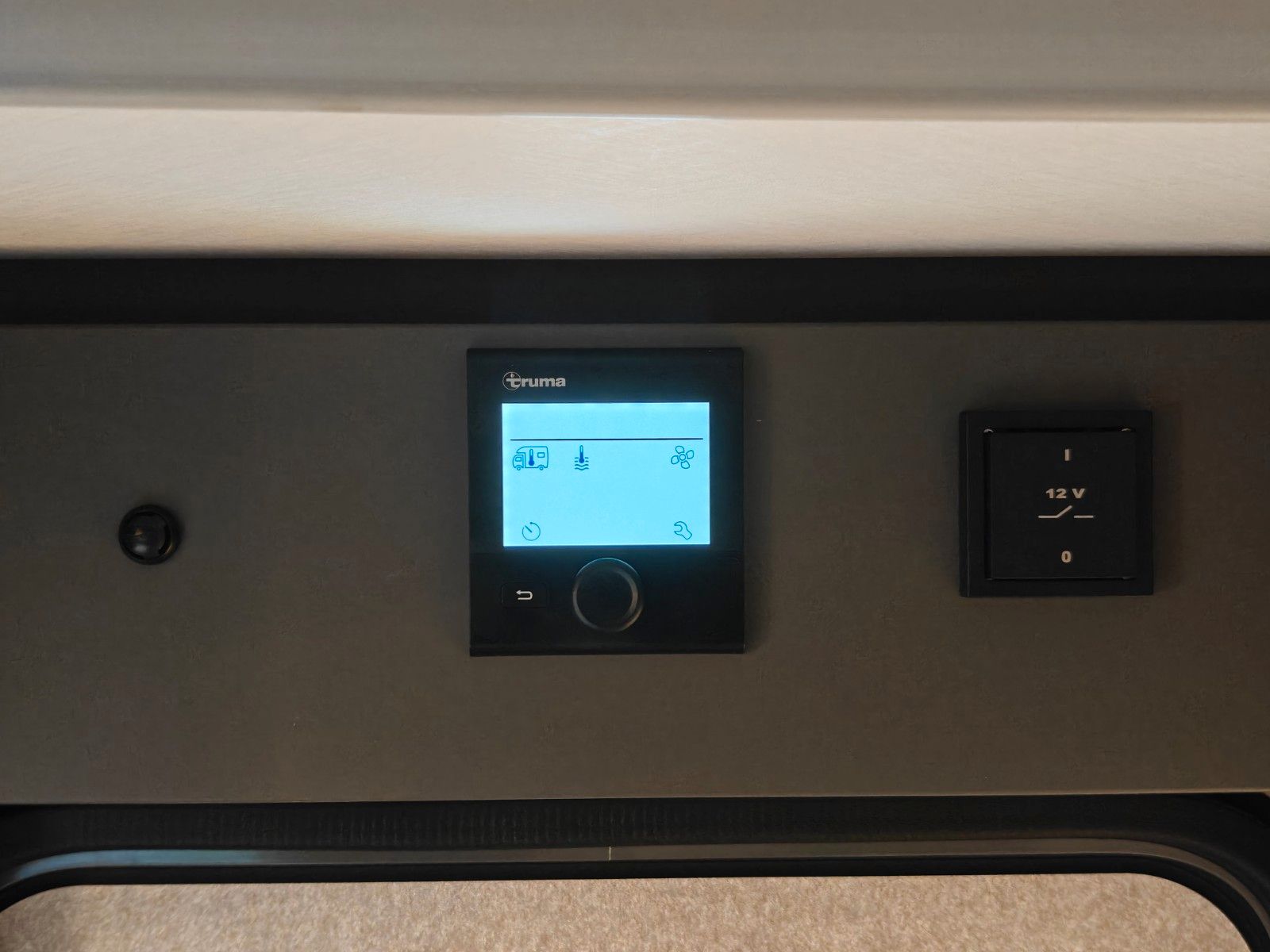 Fahrzeugabbildung HYMER / ERIBA / HYMERCAR Feeling 425 SD - MESSE-NEUHEIT 2026! -