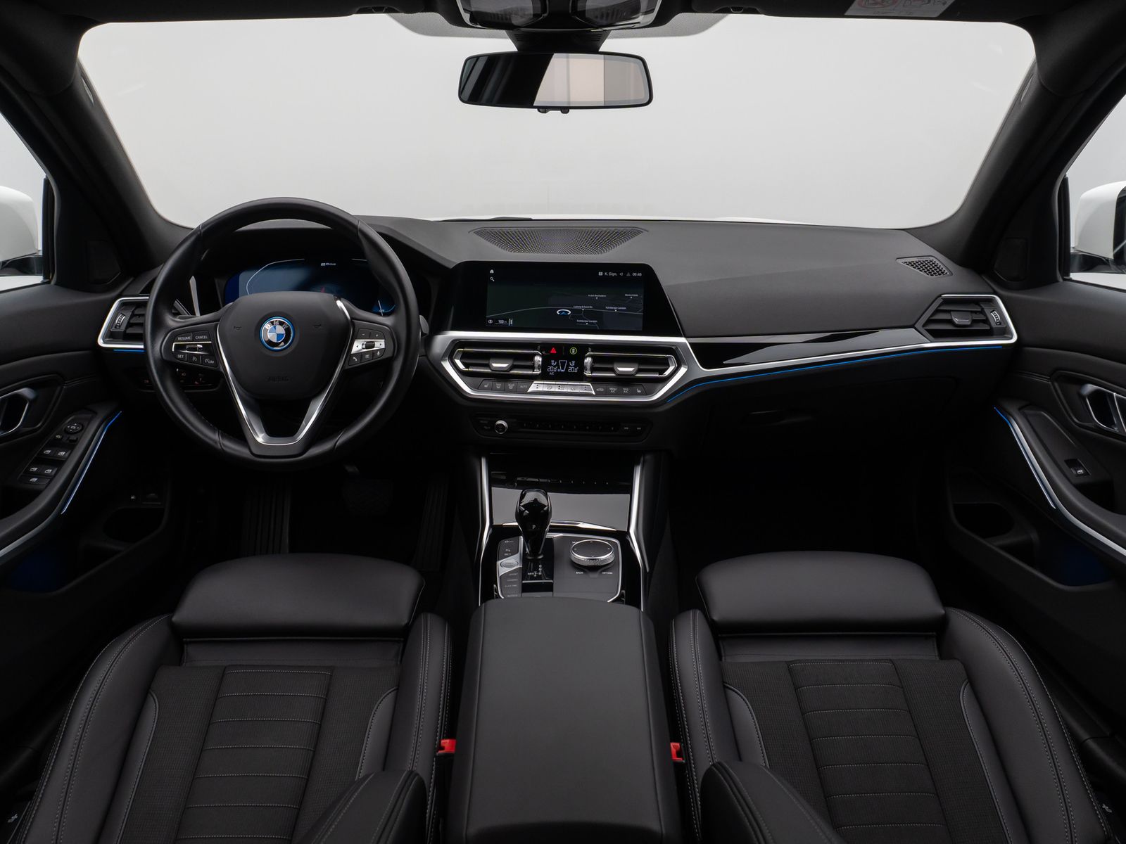 Fahrzeugabbildung BMW 320e  Sport Line DAB HiFi CockPitPro PDC Alarm