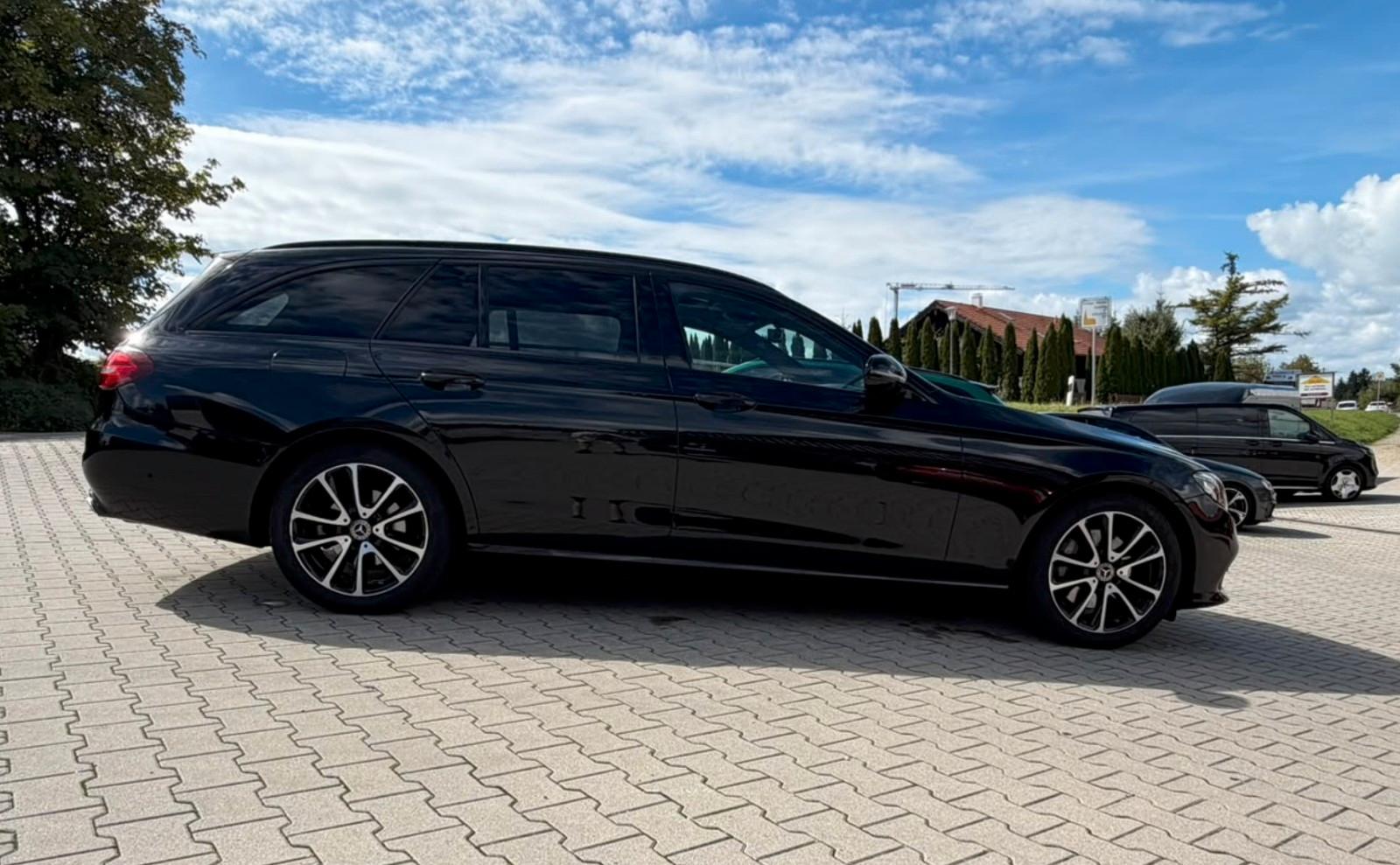 Mercedes-Benz E 200 T-Modell Kombi 4M Scheckheft MB Garantie