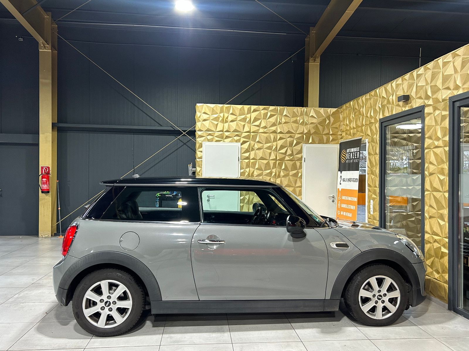 Fahrzeugabbildung MINI COOPER Mini 3-trg. /SHZ/KLIMA/BLUETOOTH/1.HAND