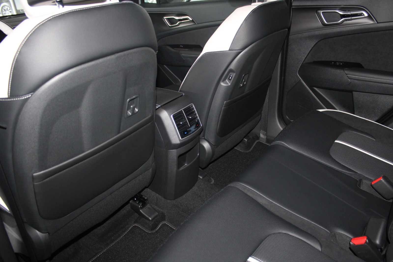 Fahrzeugabbildung Kia Sportage 1.6 T-GDI GT-Line Automatik SOUND-PAKET