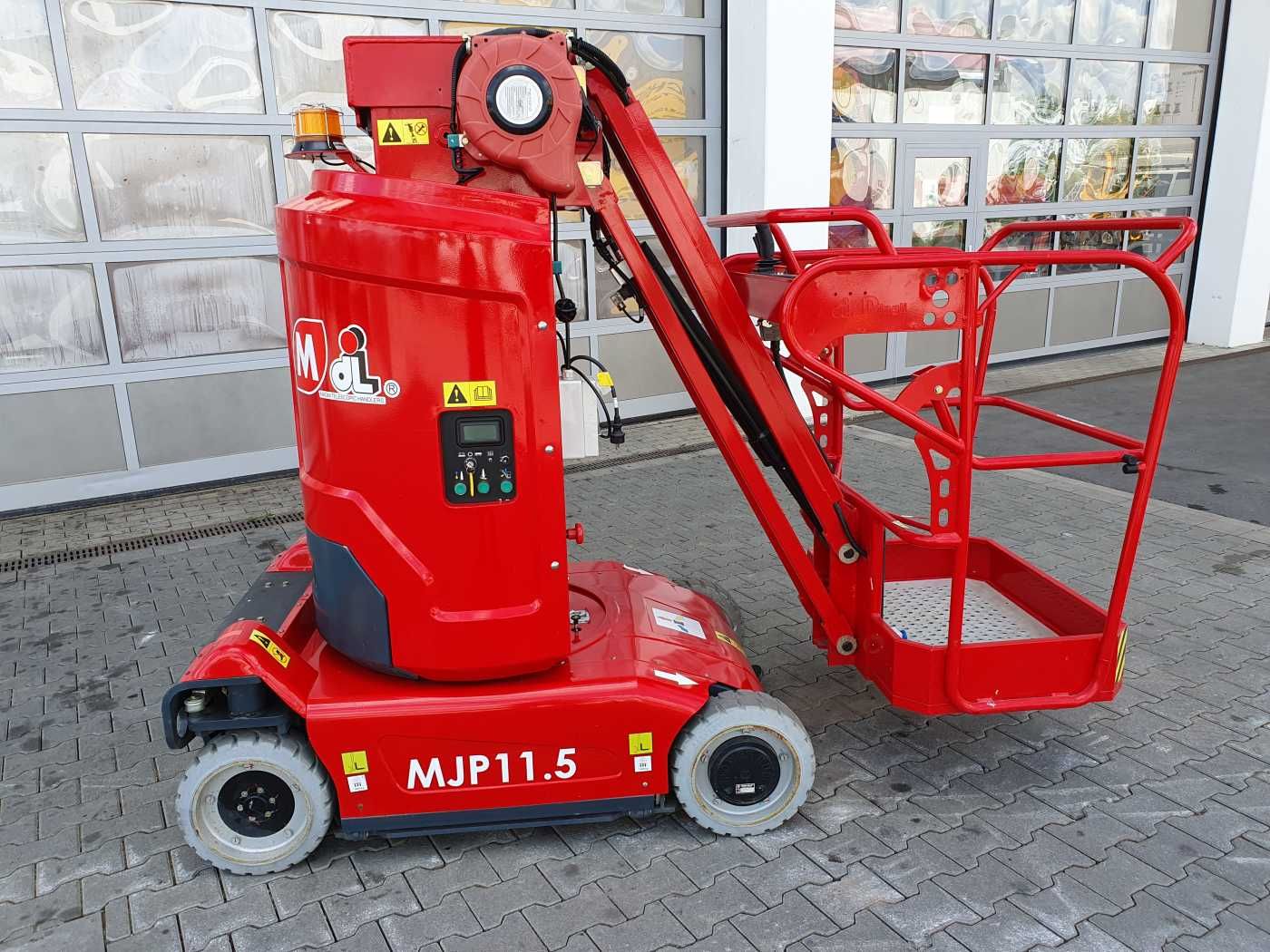 Fahrzeugabbildung Andere Magni MJP11.5 / Mastbühne / 11,2m! / nur 49h!
