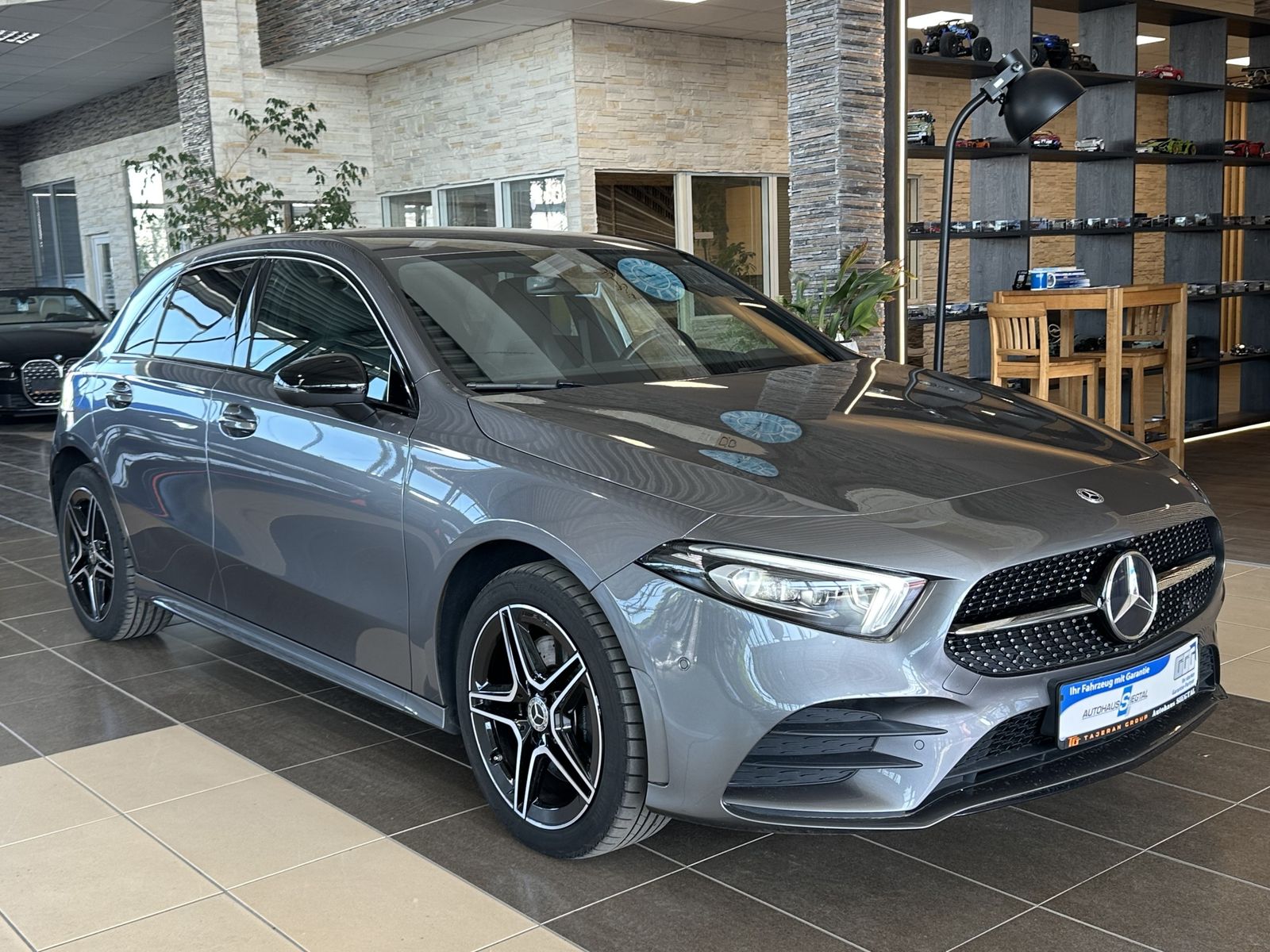 MERCEDES-BENZ A 250 e*AMG-Line*360Cam*SHZ*LED*Teil-Leder*MBUX