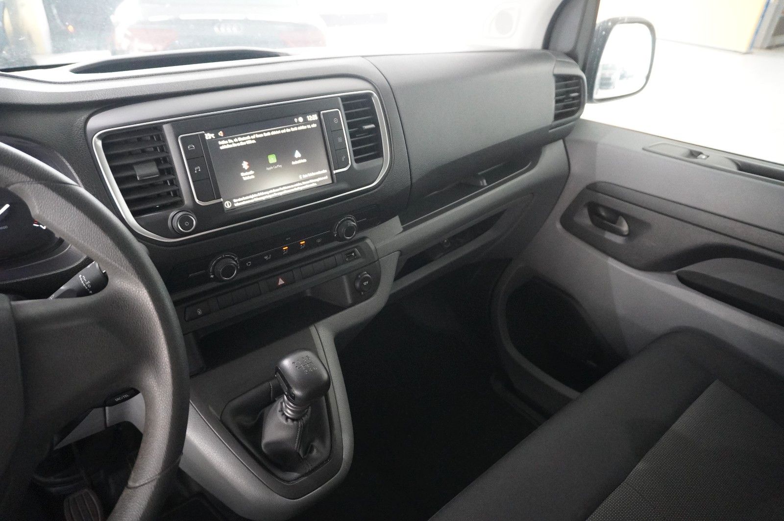Fahrzeugabbildung Opel Vivaro C Kombi 2.0D "L" 9-SITZER NAVI/TEMP./DAB+