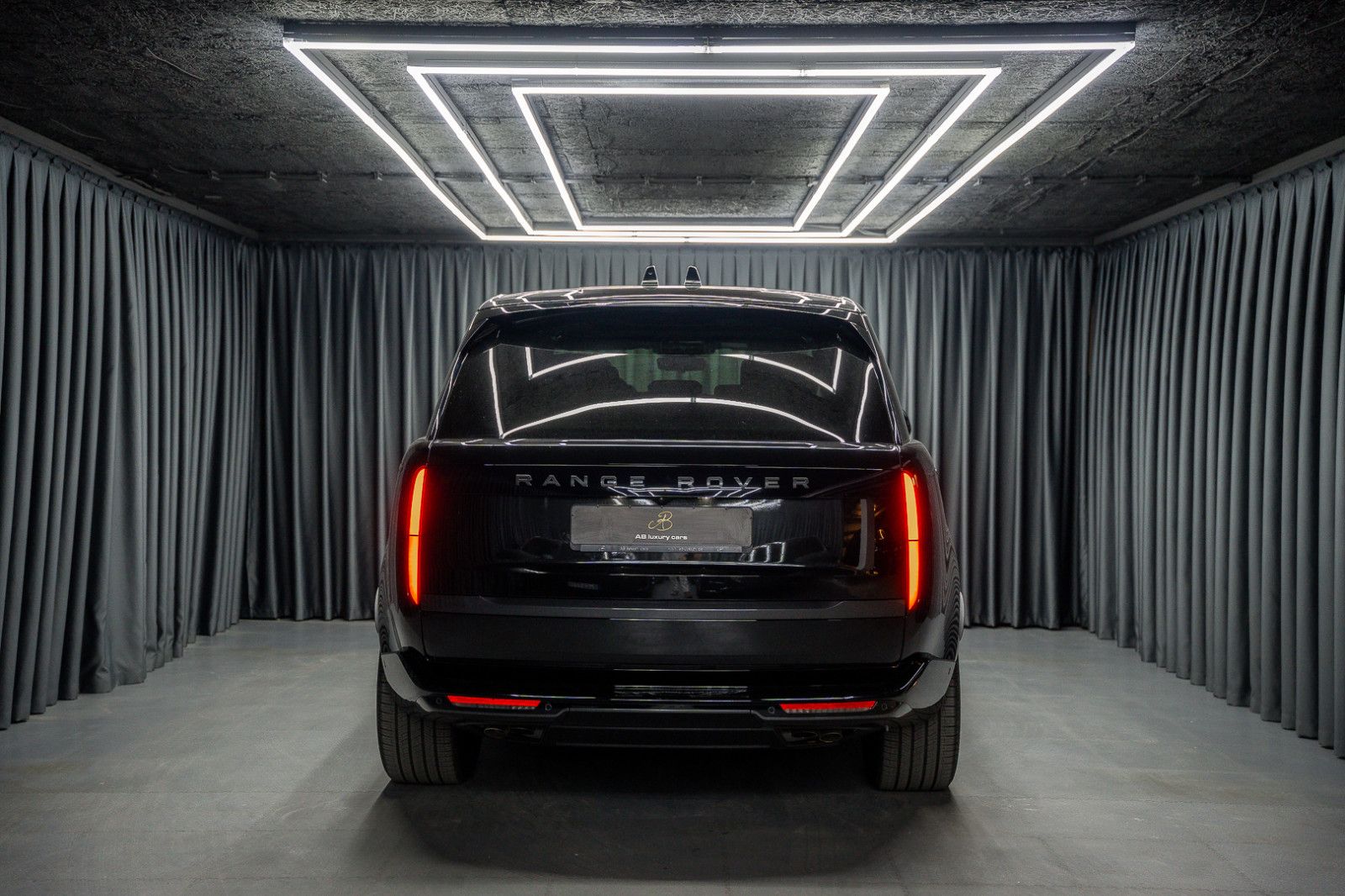 Fahrzeugabbildung Land Rover Range Rover P530 Autob. LWB Fond-TV 23''