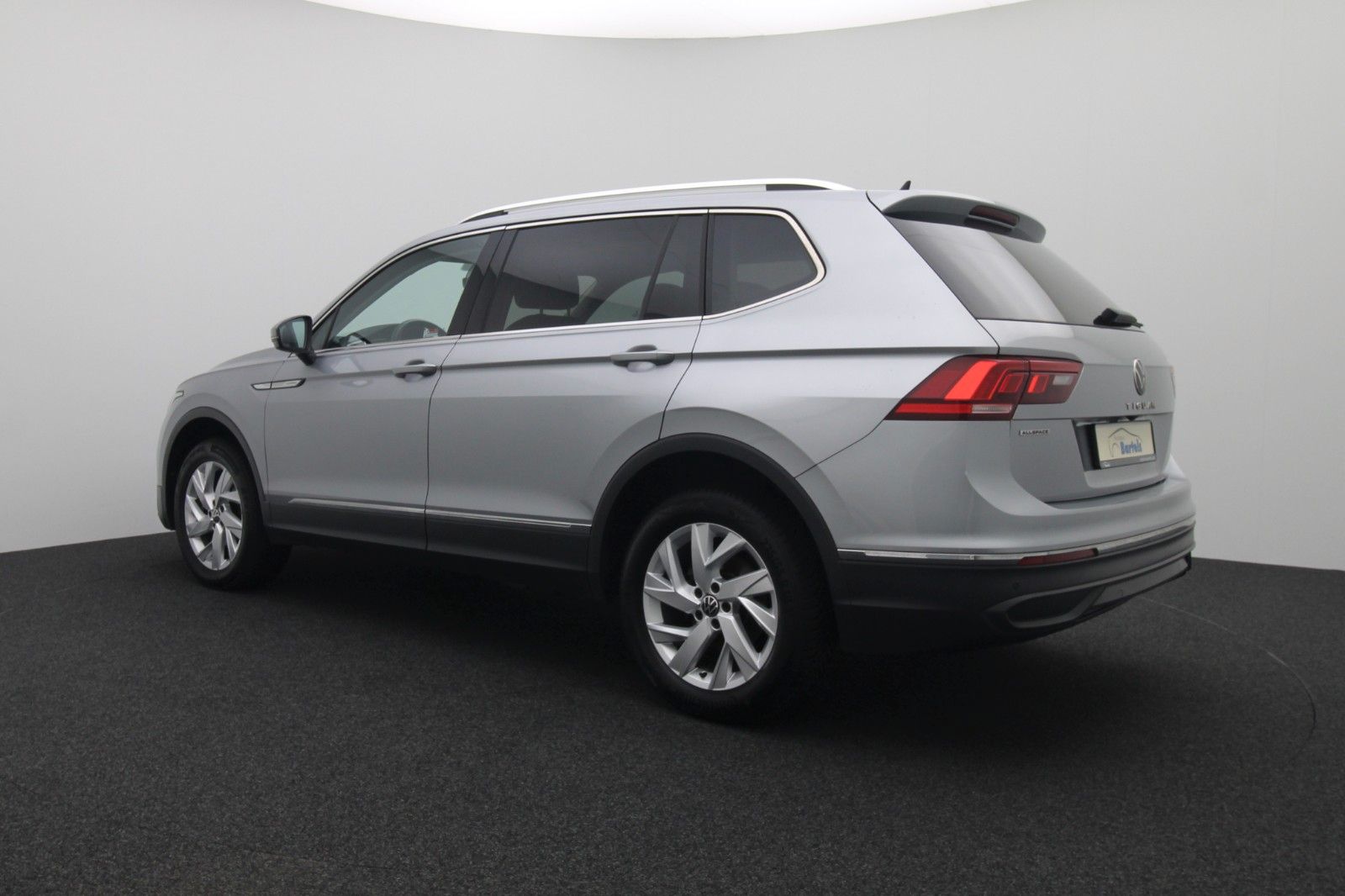 Fahrzeugabbildung Volkswagen Tiguan Allspace Life DSG ACC AHK 7Sitze LED