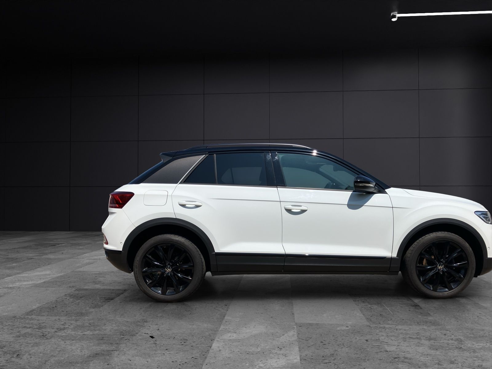 Fahrzeugabbildung Volkswagen T-Roc Style TDI LED+ ACC 18" SHZ RearView WeConn