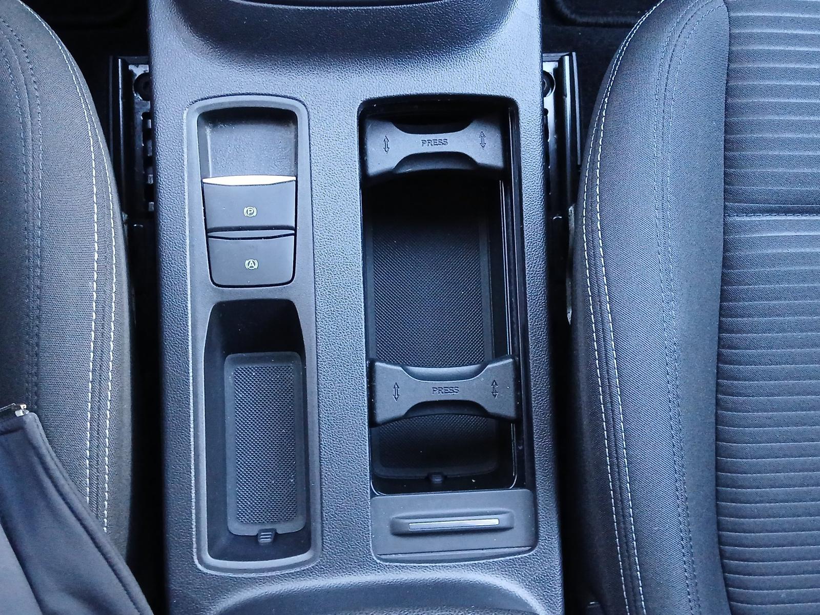 Ford Focus Titanium Turnier LED NAVI AHK KAMERA