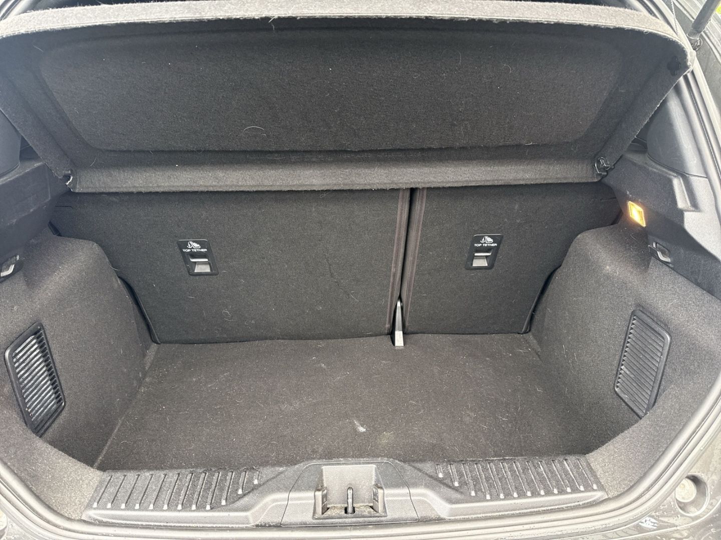Fahrzeugabbildung Ford Fiesta ST-Line Vignale Automatik B&O Navi DAB Wi