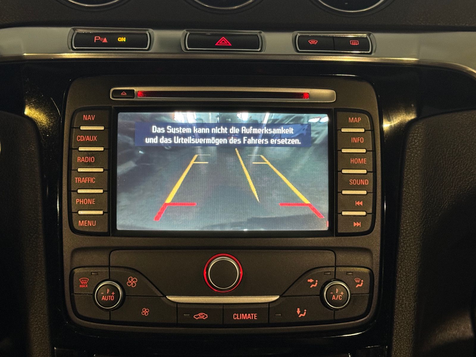 Fahrzeugabbildung Ford S-MAX AUTOMATIK SPORTPAKET TITANIUM X VOLL