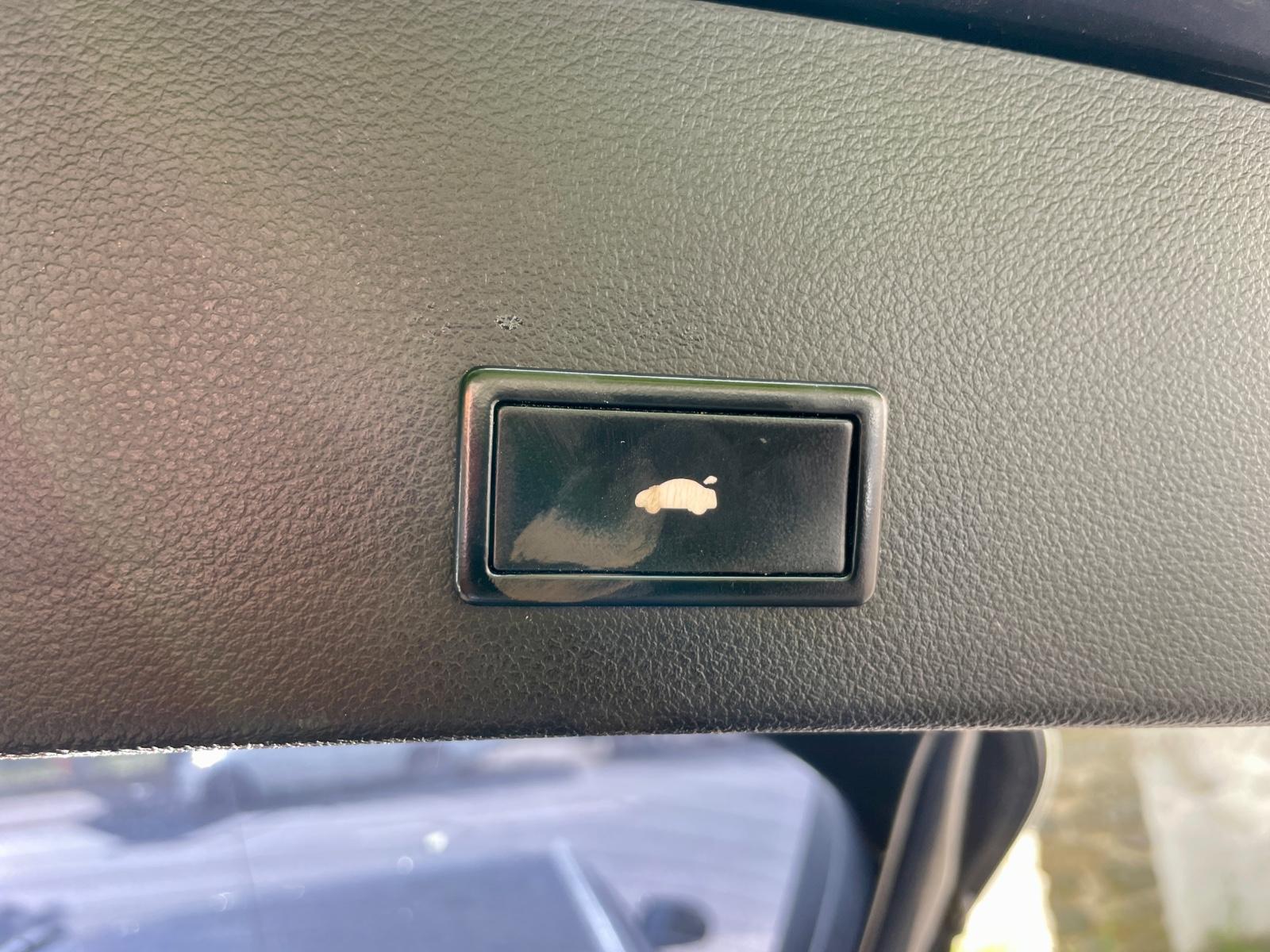 Audi A6 2012 — photo 21