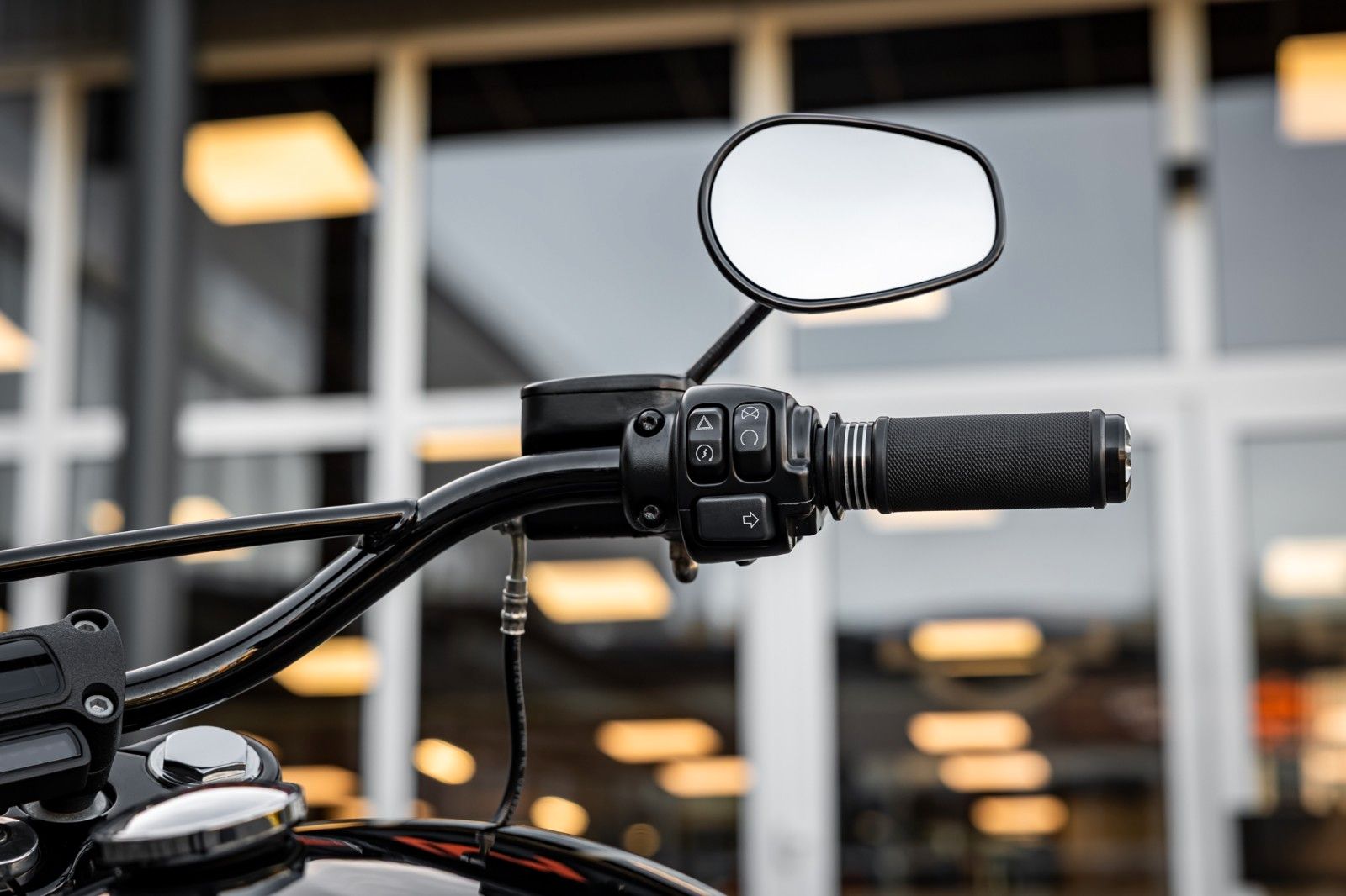 Fahrzeugabbildung Harley-Davidson FXBB STREET BOB Softail  - JEKILL&HYDE