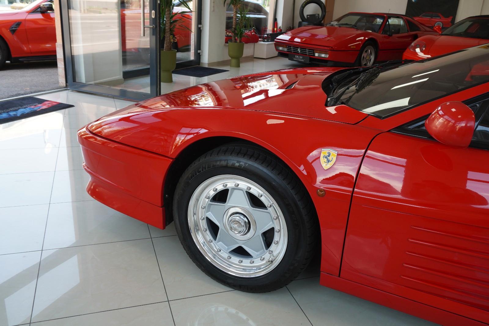 FERRARI TESTAROSSA
