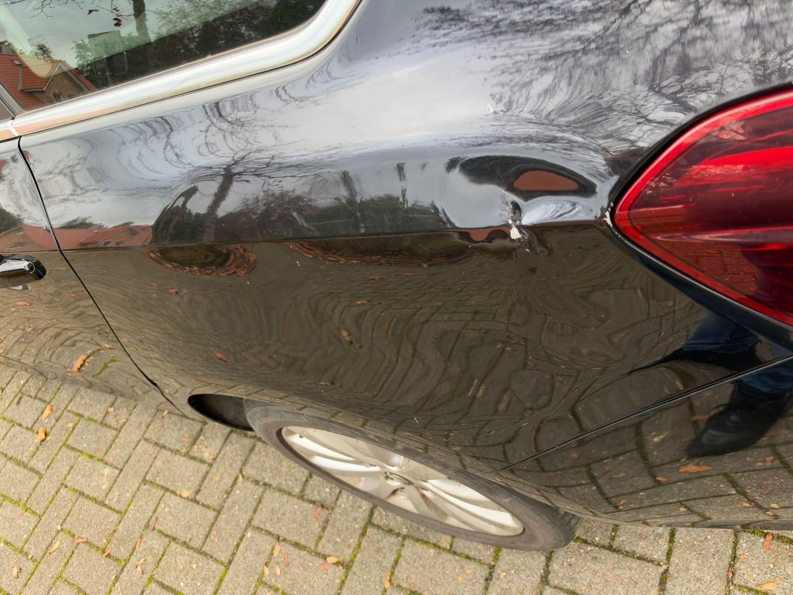 Opel Astra 2011 — photo 7