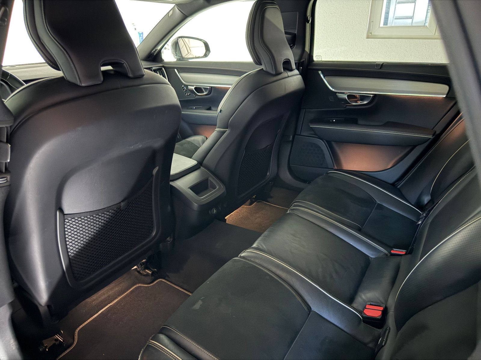 Fahrzeugabbildung Volvo V90 Kombi R Design D5 AWD/MEMORY/AHK/LED/KAM