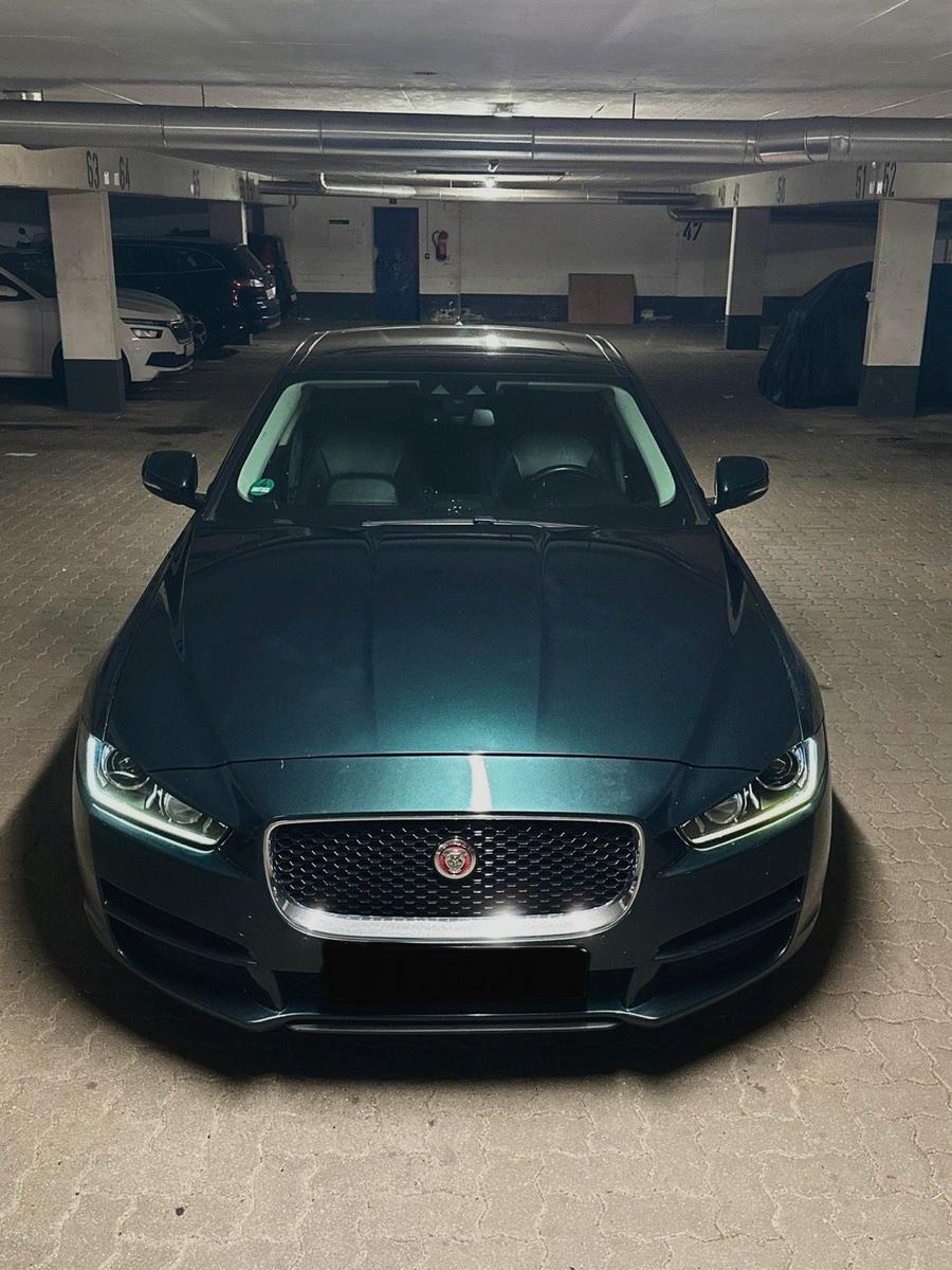Jaguar XE