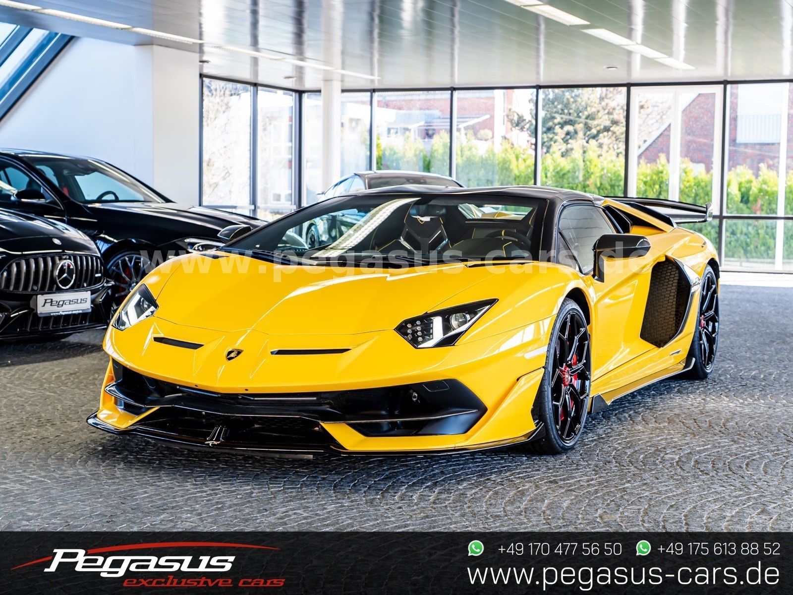 LAMBORGHINI Aventador - 5
