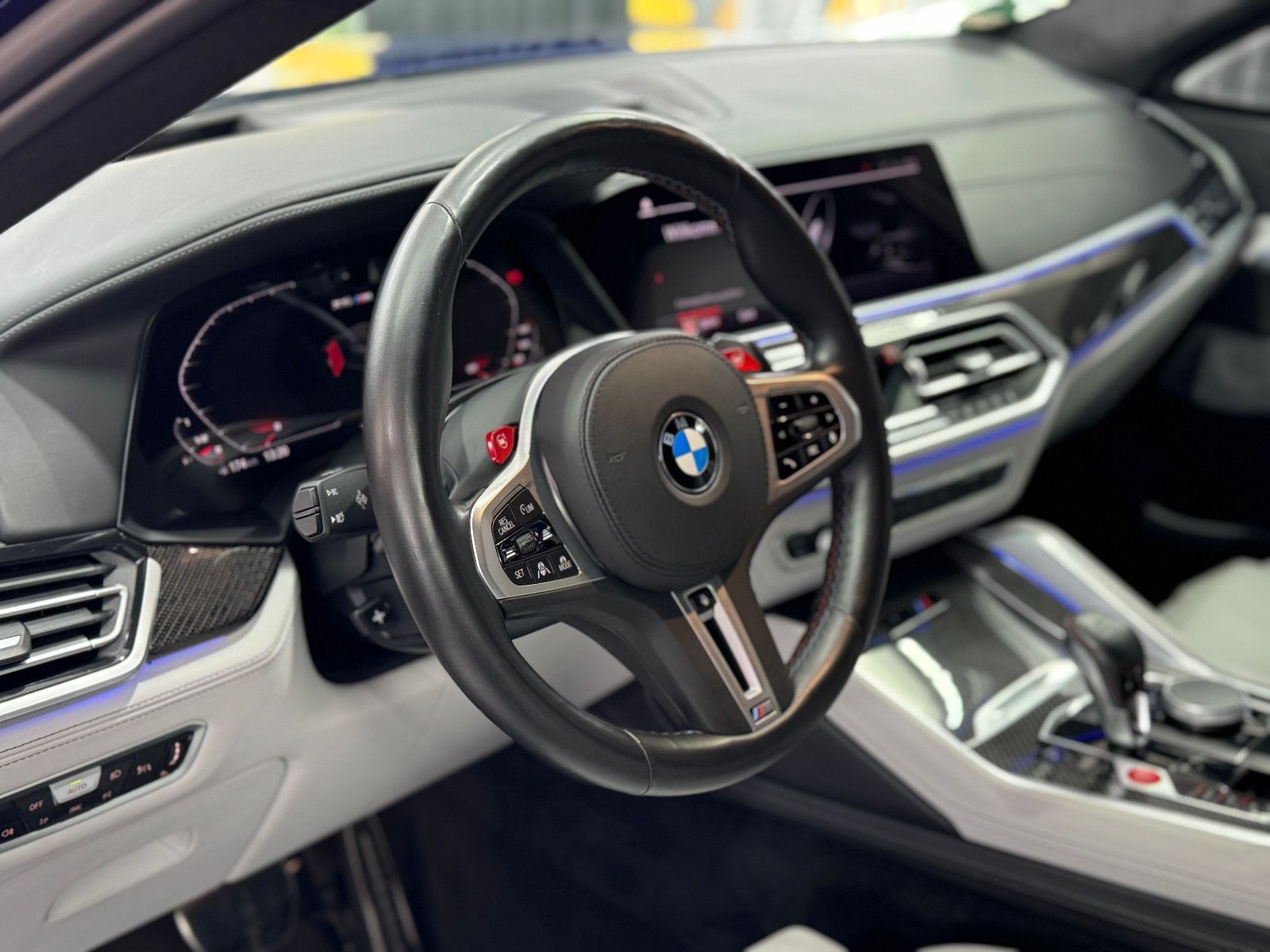 Fahrzeugabbildung BMW X6 M Competition|BOWERS&WILKINS|LASER|PANO|VOLL|