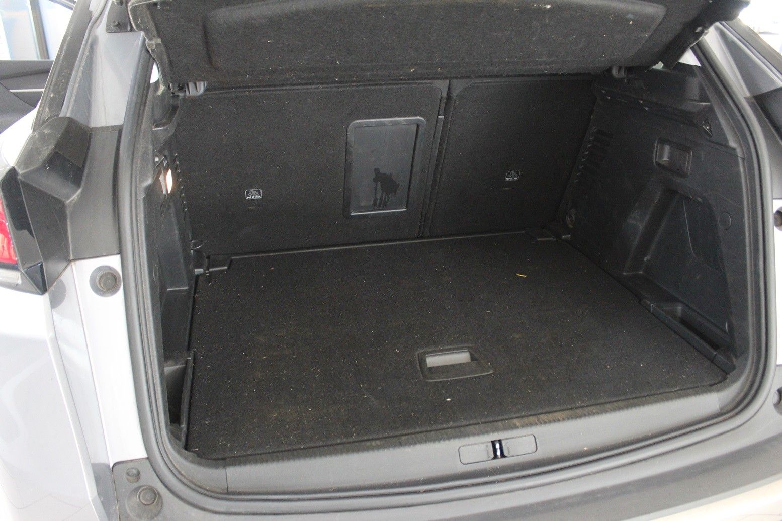 Fahrzeugabbildung Peugeot 3008 1.2T Active NAVI/LED/PDC/SPURASS./TEMPOMAT