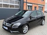 Mercedes-Benz B 200 *XENON*NAVI*TEMPO*EURO6*SPORTPAKET* - Mercedes-Benz: Limousine, Sportpaket